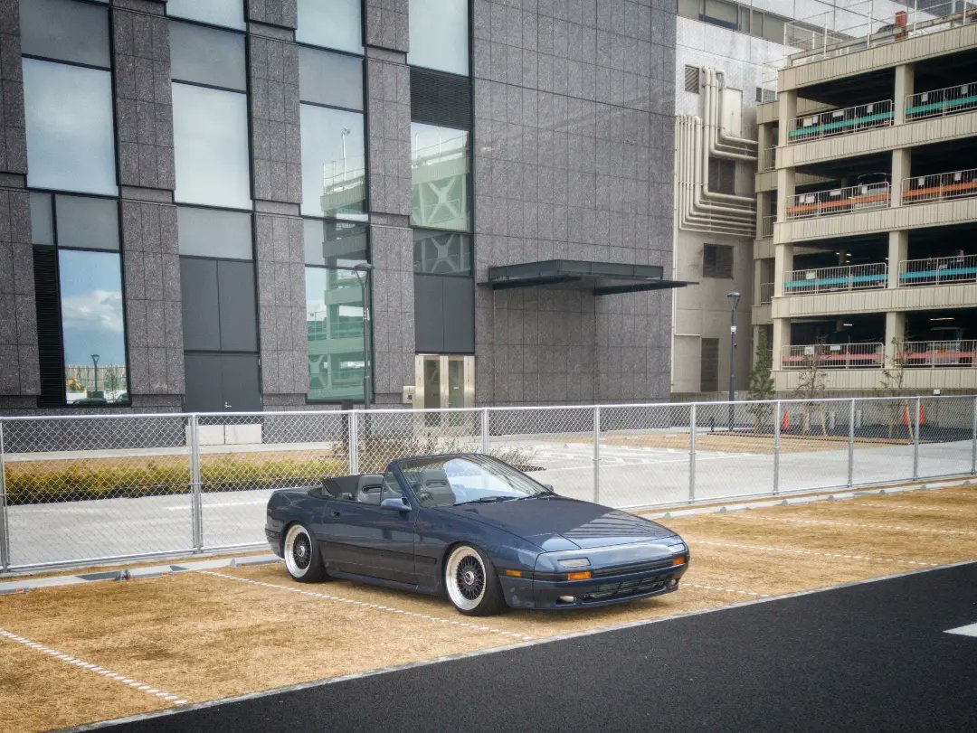 yucci_SENSE's tweet photo. 広くて空いてて車高短に優しい駐車場だった☺
#FC3S #FC3C #fcvert #yuccifc https://t.co/eV1FLdLQm6