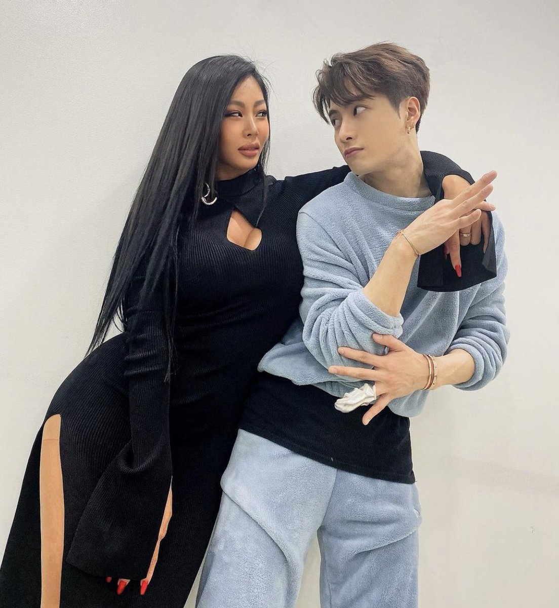 Nunu Nana stage collab ft. #JacksonWang has surpassed a combined 95 million views on Youtube!