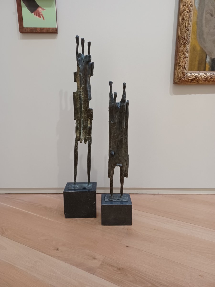 Great to see the father's sculptures on display again for this fine & thought provoking exhibition put together by @Niamh__McCann at the @TheHughLane gallery Tableaux Vivants, Dublin City Gallery The Hugh Lane free admission hughlane.ie/all/3404-table… 1/4