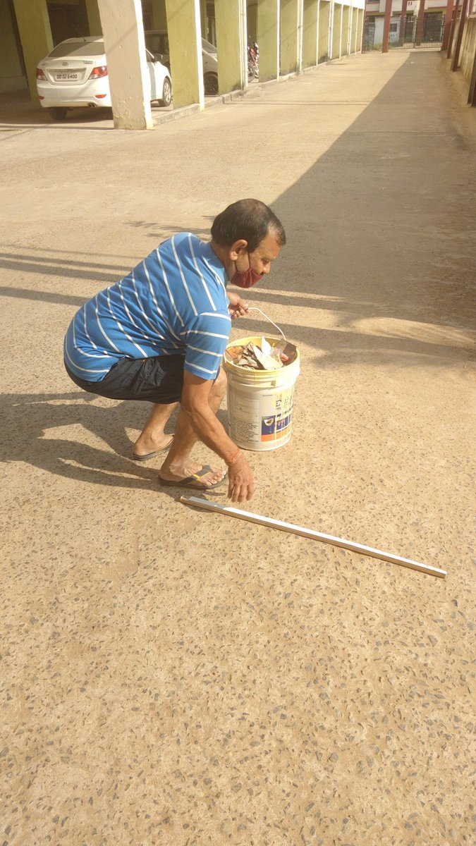 BISWAABGLOBAL's tweet photo. @patnaik_prabeer @DrTirupatiPani1 @OdishaRera @CMO_Odisha @DMKhordha @SDM_Bhubaneswar @DrTirupatiPani1 Dr Panigrahi, we are compelled to clean as HITECH DIRECTORS abruptly stopped all our service in this ON GOING KALYAN PLAZA ANNEX Housing Project. @DMKhordha @SDM_Bhubaneswar We have been requesting Govt to HELP. But nothing has been done so far. @OdishaRera https://t.co/7SIlVgoFci