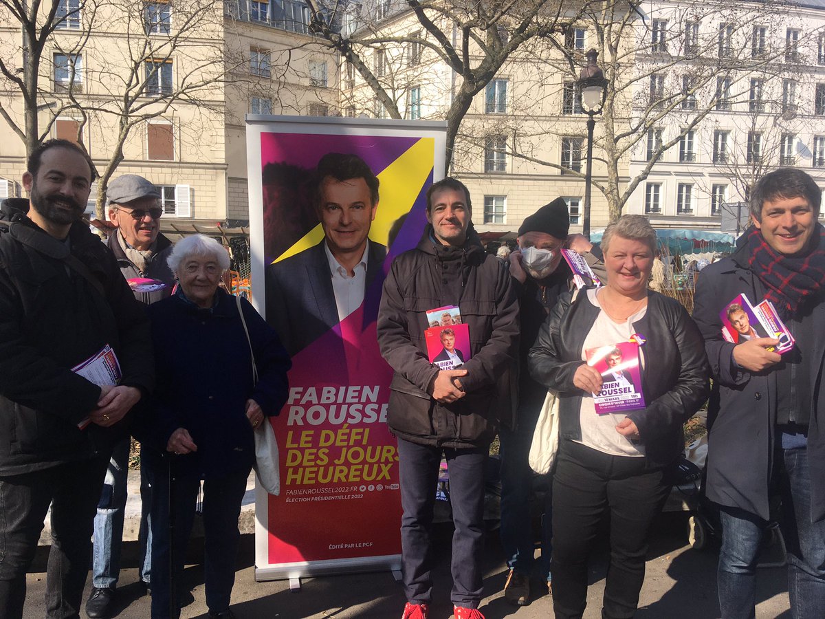 PCFParis11's tweet photo. Au marché Bastille les communistes défendent leur candidat @Fabien_Roussel et reçoivent beaucoup de soutien ! https://t.co/UKMwPVQ7fi