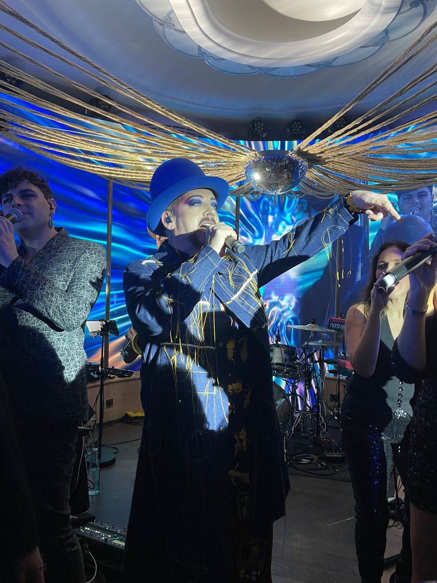 Neha_Khurana16's tweet photo. @BoyGeorge Yes incredible! https://t.co/wuWrcQQU3r