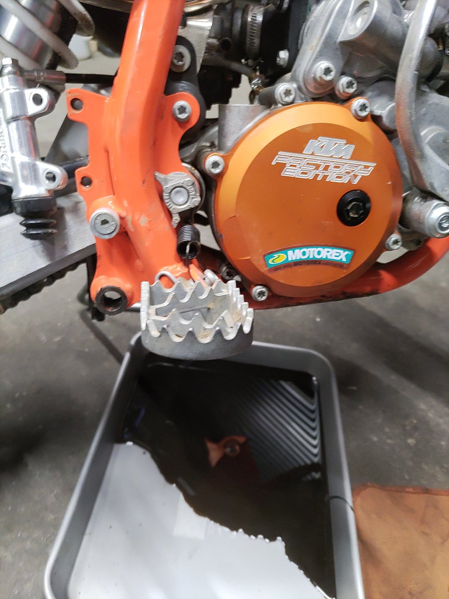Wave_Factory's tweet photo. #KTM50SX
#FactoryEdition
大人は乗るな! https://t.co/plaKEhvQej