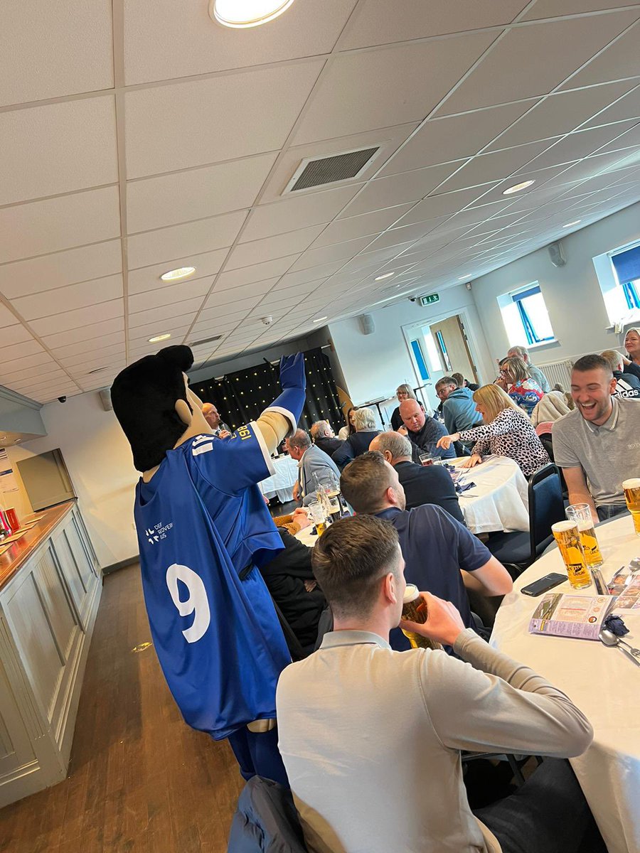 sydwhite5897's tweet photo. @CurzonAshton @McCurzon123 great atmosphere in our match day hospitality lounge yesterday, excellent meal, quiz, play your cards right, Super Nash …just the result  a two 1 defeat took the shine off the day ⚽️🍽🍷 https://t.co/7qaR5RAevo