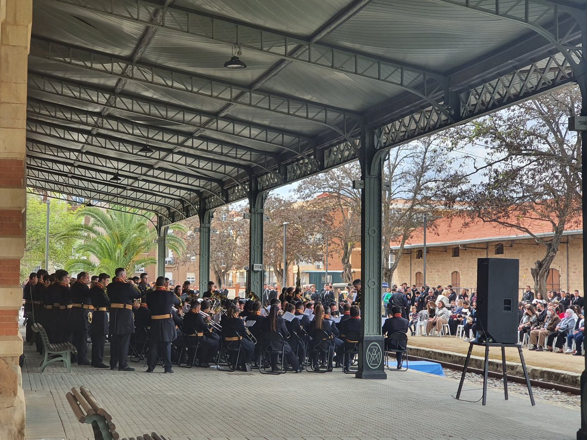 torosycaza's tweet photo. Cuaresma.
@amdolores #música #estacióndealmeria #linares #paseodelinarejos https://t.co/CPmqOQgSeP