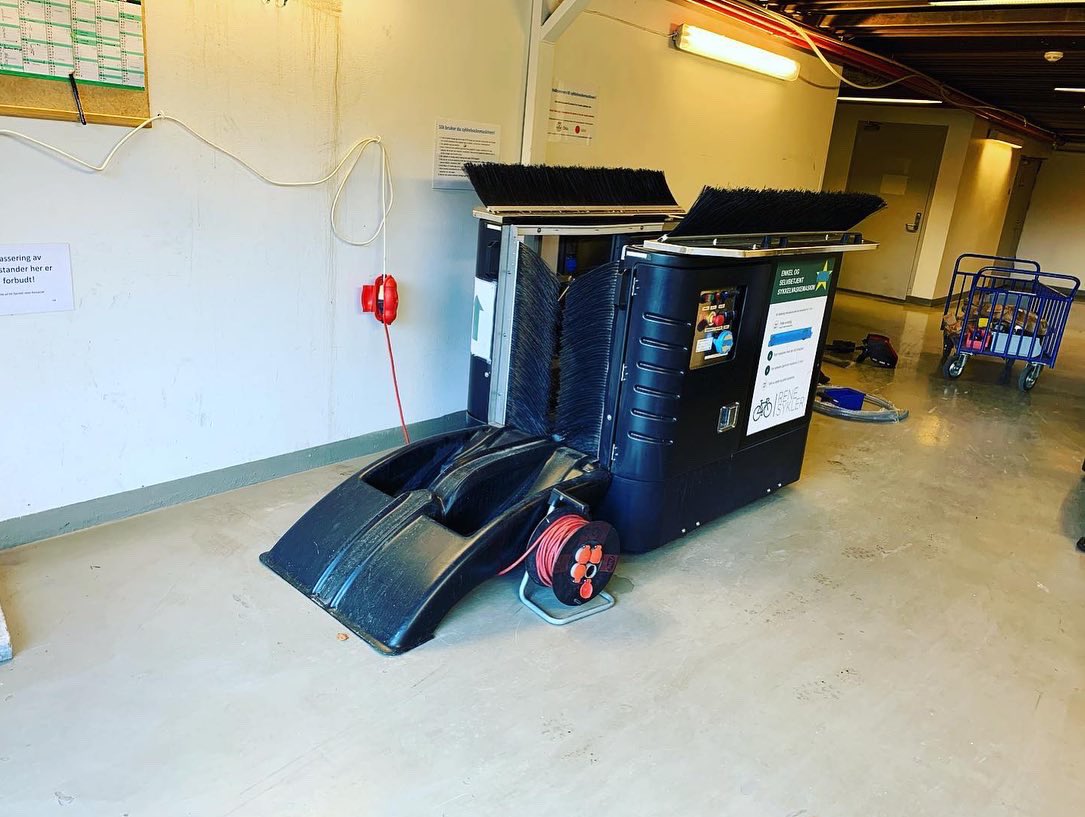 cyclewash's tweet photo. #FutureMobility #UrbanBikes #mtblove #ridemoremtb  #downhill #freeridemtb #bikestable #roadcycling #roadbike #mountainbike #mtb #cyclewash #bike #cycling #cyclocross #bikelife #cx #cycling #carwash #waschstraße #madeingermany #autowäsche #nayax #norway #sweden #denmark #finland https://t.co/gghzd2SrZz