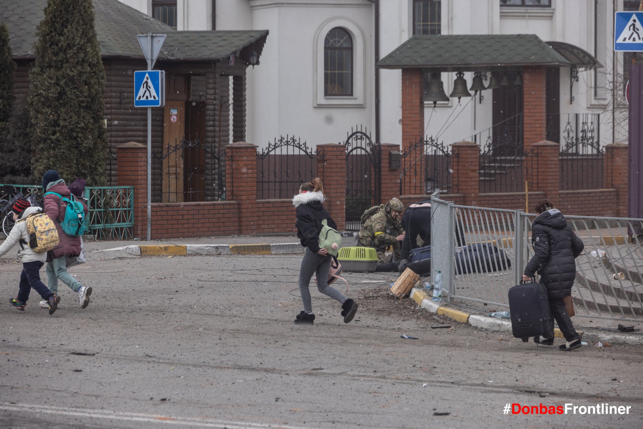 FNKk_BZXIAMfKOJ?format=jpg&name=large