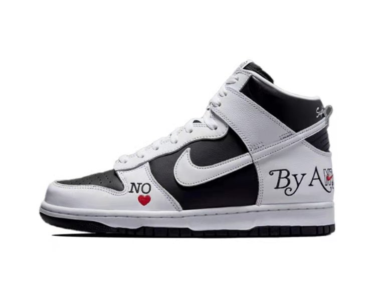 mikuro121's tweet photo. キャンペーン-Supreme × Nike SB Dunk High By Any Means White Black https://t.co/ORRyqyorwf https://t.co/nHnYPdbjXk