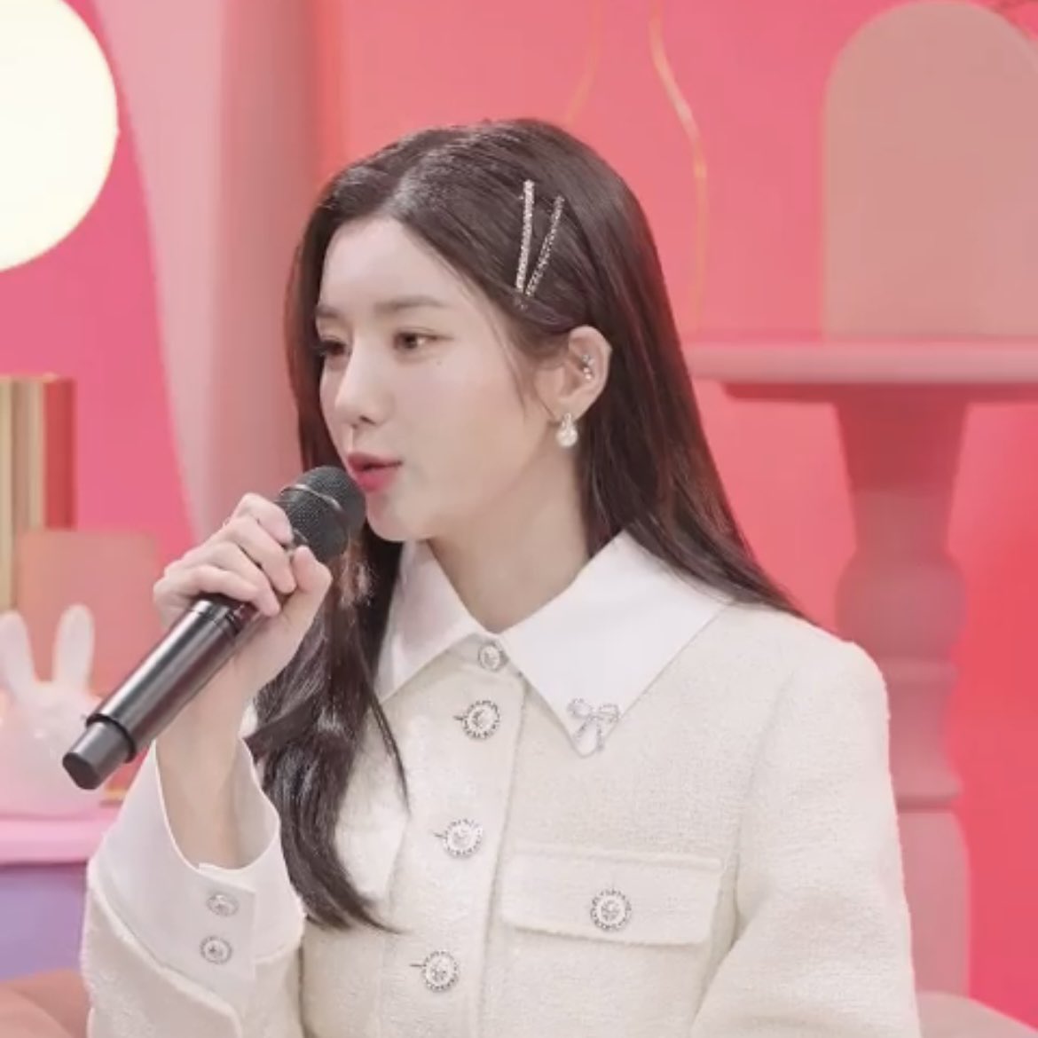 kwoneb_capture's tweet photo. 귀여웡😍 https://t.co/ZPz3HcDKPA
