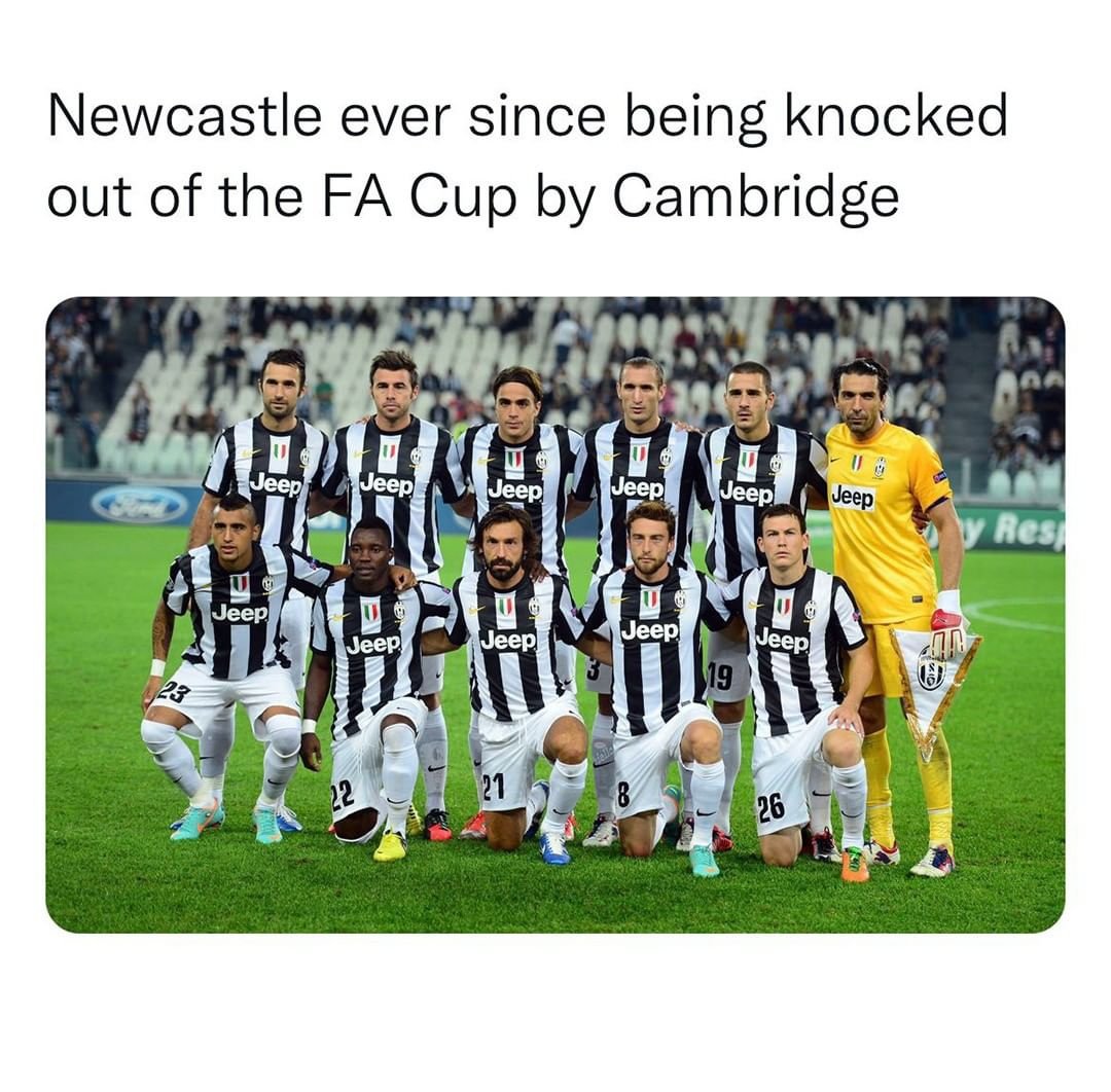 Premier league tweet media