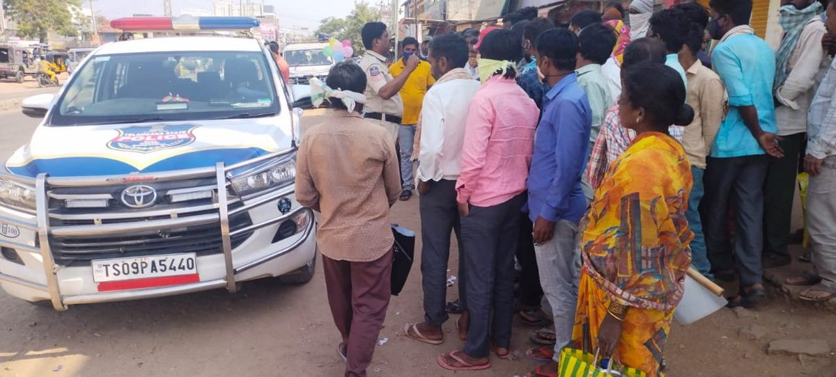 psshadnr_cyb's tweet photo. #ShadnagarPolice Patrol Mobile-I &II Staff Conducted awareness programme, explained on Dail-100, Ganja, Drugs, #CyberCrimes, CC Cameras and Property Offence Cases at Keshampet X Raod, Farooqnagar, Shadnagar.
యాప్ ల పేరుతో అప్పులిచ్చే వాటికి దూరంగా ఉండండి.. వేధింపులకి గురికాకండి. https://t.co/PORcIzcIL8