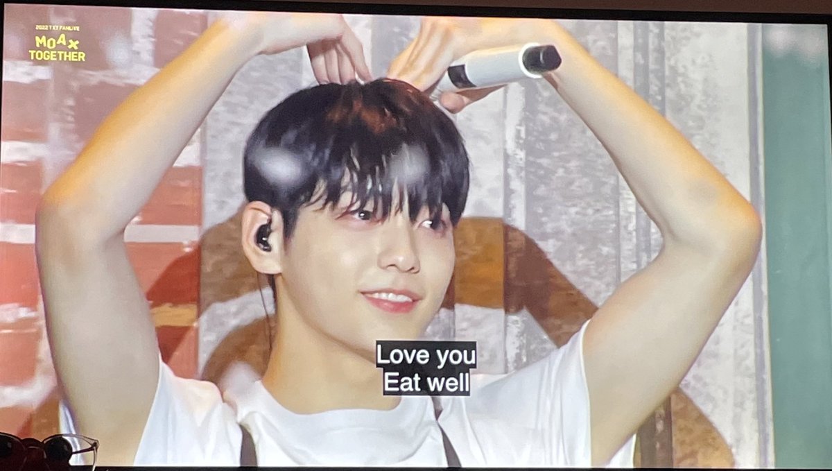 aribelle13's tweet photo. The Japanese songs all got to me 😭 thank you for another great show @TXT_bighit !! Moranghae 💙💛 #MOA_X_TOGETHER #TXT3rdANNIVERSARY https://t.co/AAtRMHj2oA