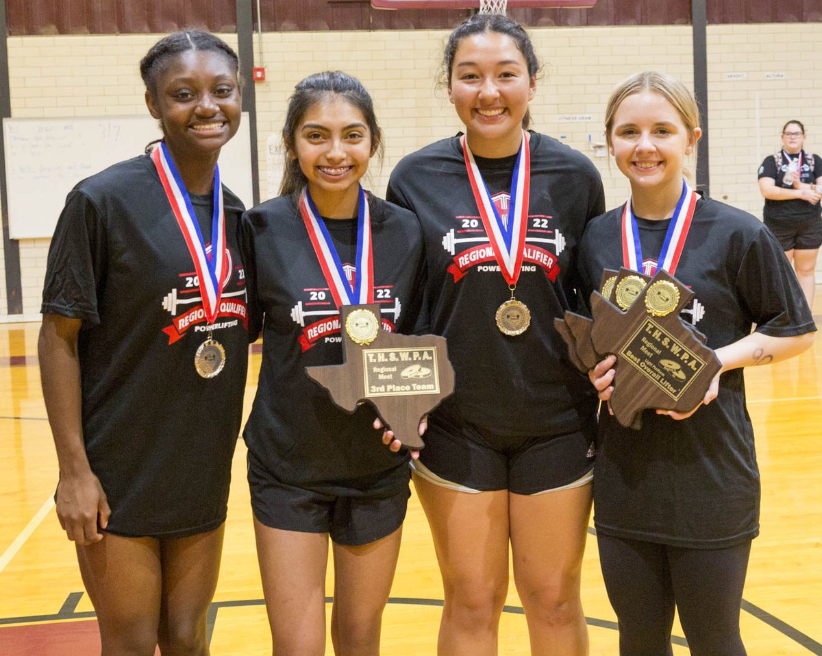 CoachDPike's tweet photo. 2022 Lady Knight Powerlifting team is special. 

3rd place team at Regionals, 8 individual medals🥇🥈🥈🥈🥉🏅🏅🏅, and will be taking 4 to the @thswpa State meet in Corpus Christi! @KilleenISD_ @Knight_Strength @HarkerHeightsHS @kdhnews @AthleticsKISD @Pbriden7 https://t.co/m4p7x65ExA