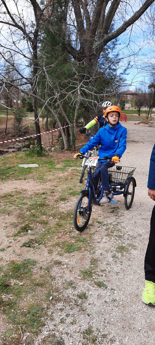 IES_ProfD_Ortiz's tweet photo. Enhorabuena Hugo por tu participación esta mañana en la III Carrera MTB de Azuqueca de Henares!! Nuestro alumno de 1ºESO ha corrido con una bici adaptada y una vez más nos ha da una lección de entusiasmo y superación. Campeón!!!! https://t.co/lFU6OaRYdD