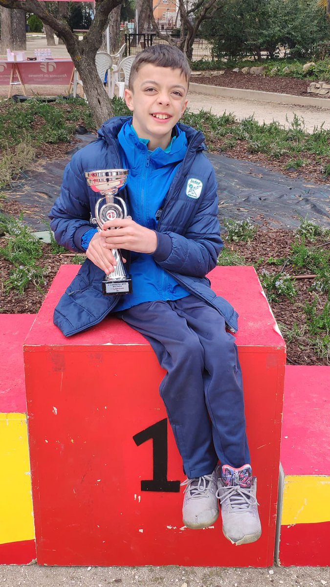 IES_ProfD_Ortiz's tweet photo. Enhorabuena Hugo por tu participación esta mañana en la III Carrera MTB de Azuqueca de Henares!! Nuestro alumno de 1ºESO ha corrido con una bici adaptada y una vez más nos ha da una lección de entusiasmo y superación. Campeón!!!! https://t.co/lFU6OaRYdD