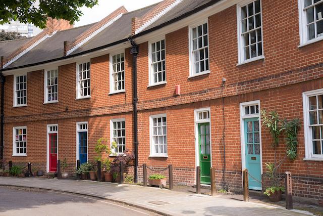 cadogantate's tweet photo. What makes Richmond upon Thames so desirable? Green spaces, low crime and outstanding quality of life, just twenty minutes from central London. https://t.co/XTUQ8WyRAy #LondonMovers #LondonLife #Expats https://t.co/9c3KqpKV9I