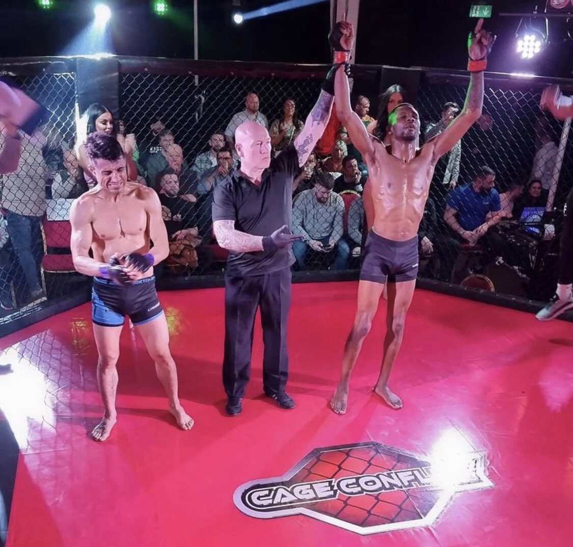 takamhandu's tweet photo. Second round TKO, I feel like I’ve really became the person everyone always knew I was tonight.
Thank you @teamkfmartialarts I’d be nothing without my family, also everyone for the love and support.
#TaksBack https://t.co/VwOt22H3SD
