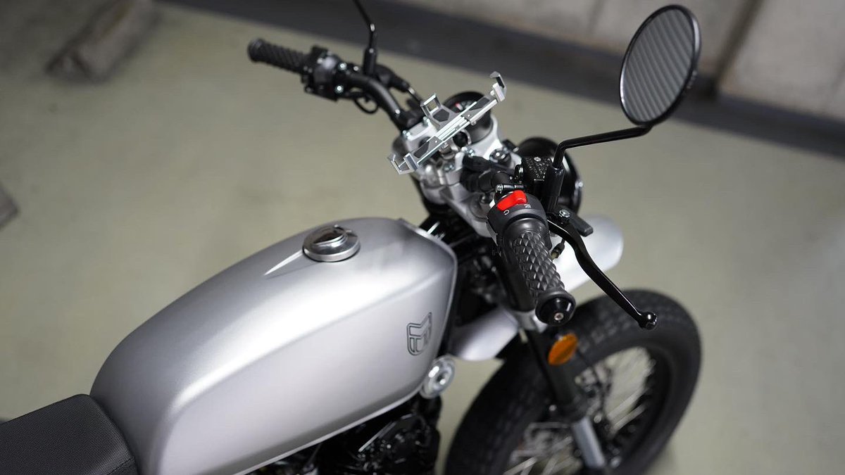 UdxCarwash's tweet photo. 秋葉原udx駐車場バイクウォッシュSNAP MUTT MOTORCYCLES RAZORBACK 250 を洗車させて頂きました。ご利用ありがとうございました。#MUTTMOTORCYCLES #RAZORBACK250 https://t.co/nEtN9OXJIz