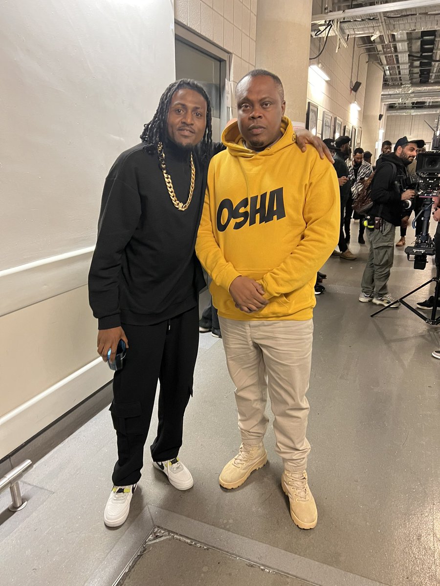 bankulli's tweet image. #Backstage @davido #DavidoO2 #DavidoattheO2 #Davidoat02 

@officialidowest @Skiibii @ReekadoBanks @ubifranklin1