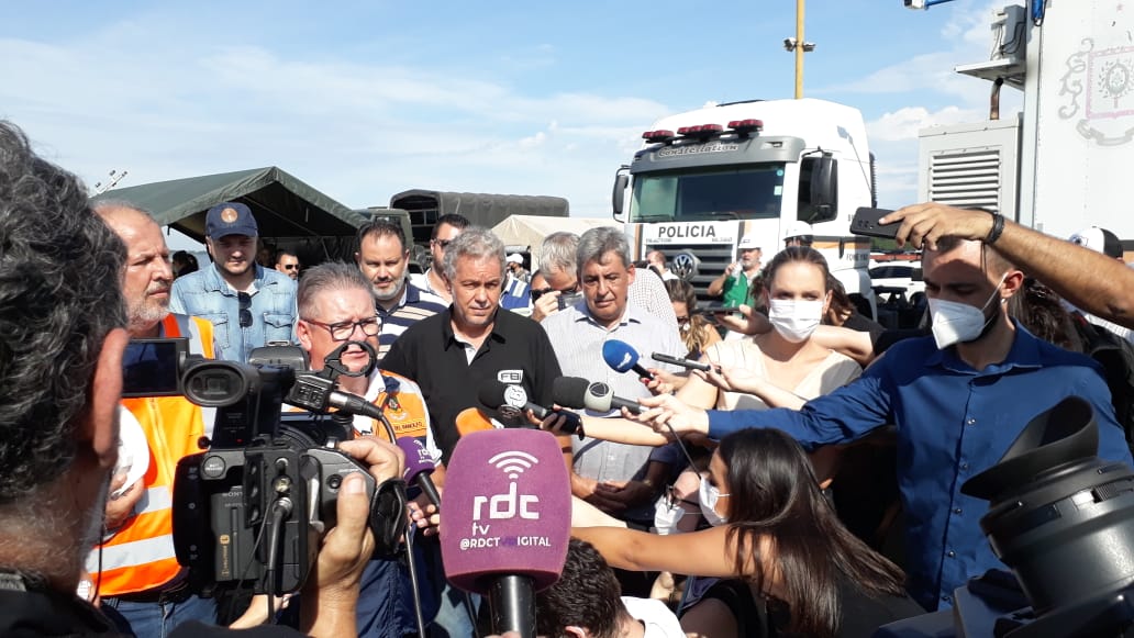 RDCTVdigital's tweet photo. Está acontecendo a coletiva pós-implosão do antigo prédio da SSP.
Acompanhe ao vivo nos canais 24 e 524 da Claro Net Tv e no Youtube: https://t.co/BBIHIz9I1w
#rdctv #rdctvdigital #coberturassp #cobertura #implosao #implosãossp https://t.co/YrtmhLsfiq