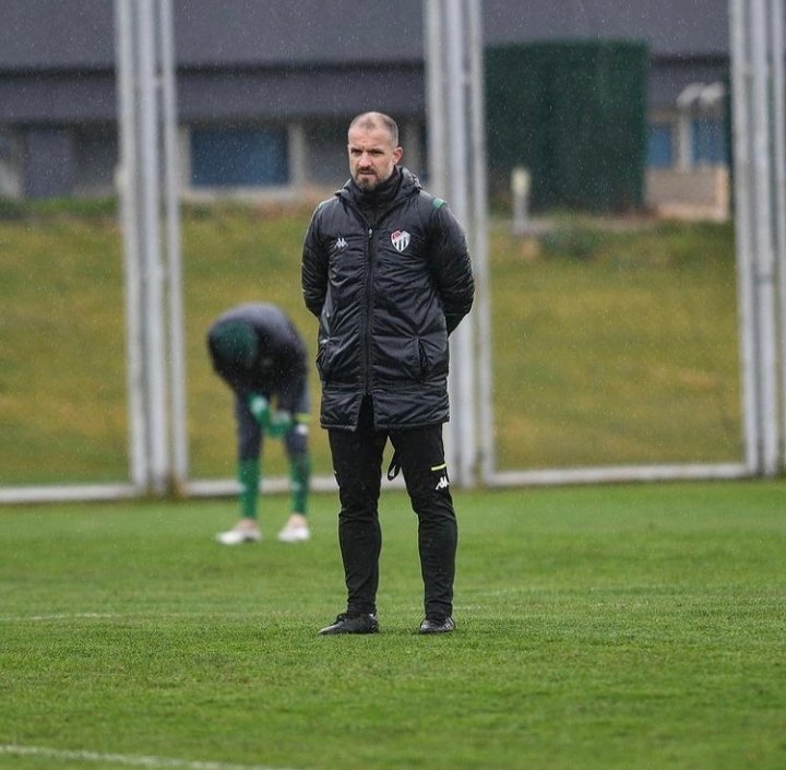 şimdi en yüksek sesle, MUSTAFA ER GÖREVE!

#MustafaErGöreve