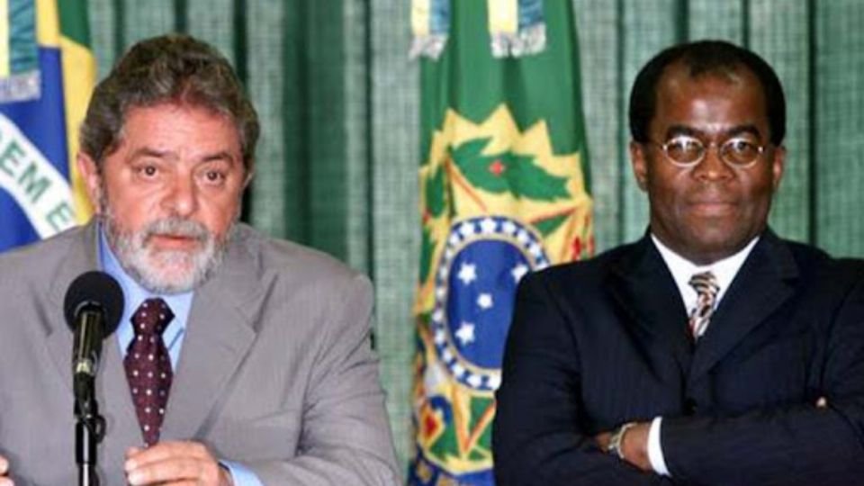 JairoThomazelli's tweet photo. Foi indicado pelo molusco em 2003.Teu passado te condena, você e os seus já eram! 
Joaquim Barbosa, ex-STF, cogita apoio a Lula para tirar Bolsonaro da presidência em 2022 https://t.co/dcDbBSptWT