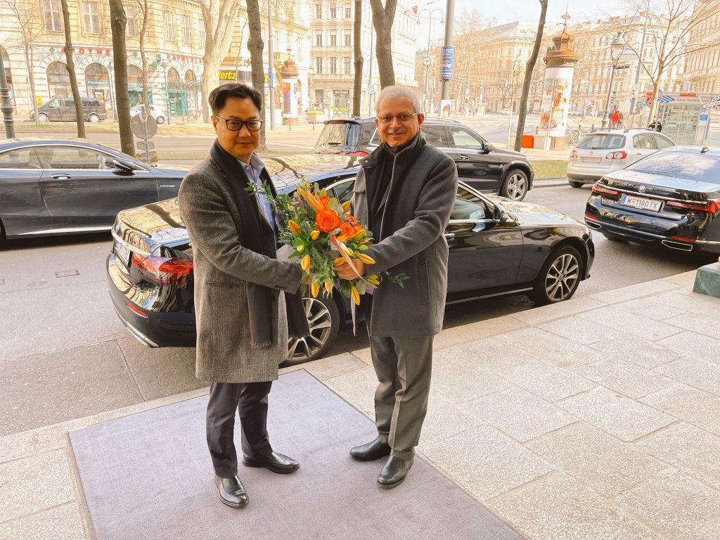 IndiainAustria's tweet photo. With great pleasure and honour Ambassador @JaideepMazumder welcomed Hon'ble Minister of Law and Justice @KirenRijiju Ji In Vienna, enroute to India from Bratislava, during his and Team @MEAIndia's successful efforts for #OperationGanga. https://t.co/xHRBwvYwTD