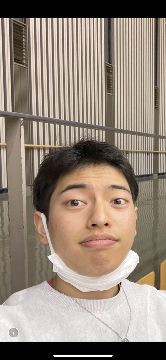 新2年生
商学部　経営情報学科(スポーツマネジメントコース)
鈴木直人

彼はとても粘り強いプレーヤーでスマッシュは遅すぎて逆に取られないことが多い。ギャグ線が高く面白いです
＃春から横浜商科大学
＃春から横浜商科大
#横浜商科大学バドミントン部