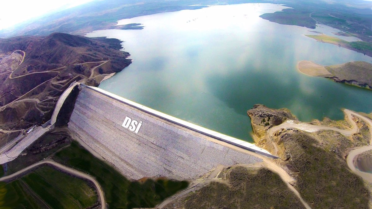 2002-2021 Türkiye'de :

📌284 milyar TL yatırım yapıldı

📌8 bin 696 tesis hizmete girdi

📌600 yeni baraj inşa edildi

📌45 milyar m³ su depolandı

📌1457 sulama tesisi tamamlandı

📌5.445 km içme suyu hattının 3.300 km'si son 19 yılda hizmete girdi

#BizBirlikteTürkiyeyiz