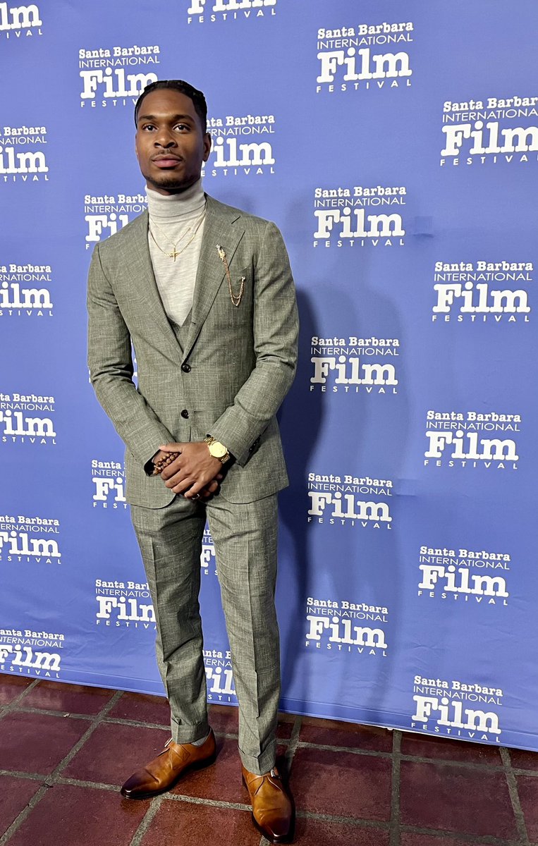 ashleebrian's tweet photo. World premiere of “A Place in the Field” Dropped this weekend and to be a part of this project as an artist has been an incredible opportunity. Cheers to the cast and crew 🥂🎬🙏🏾💯#SBIFF #StopWar #MentalHealthMatters #VetsRemember #UkraineRussianWar https://t.co/U5ZFwQMB2e