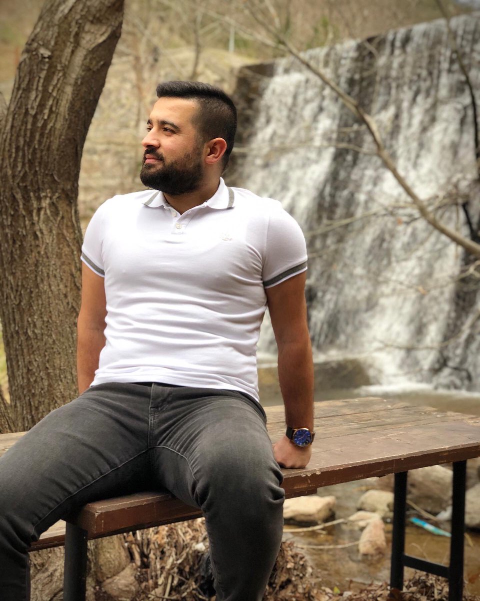 "Kendi ışığına güvenen, başkasının parlamasından rahatsız olmaz."🌙