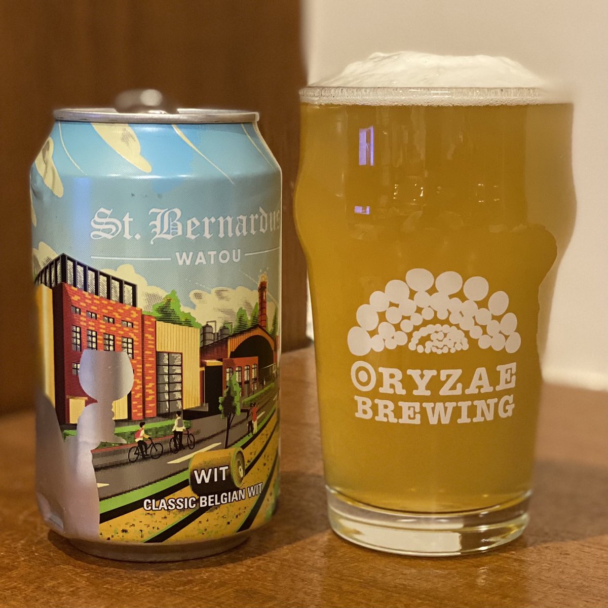 k97025's tweet photo. #BelgianBier
#SintBernardus
#BelgianWitBier
#StBernardusWit https://t.co/cLtrG1OiL3