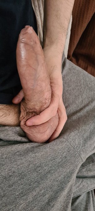 2 pic. Chatting to a guy on here and next thing you know   ... https://t.co/k6U36oQuUX