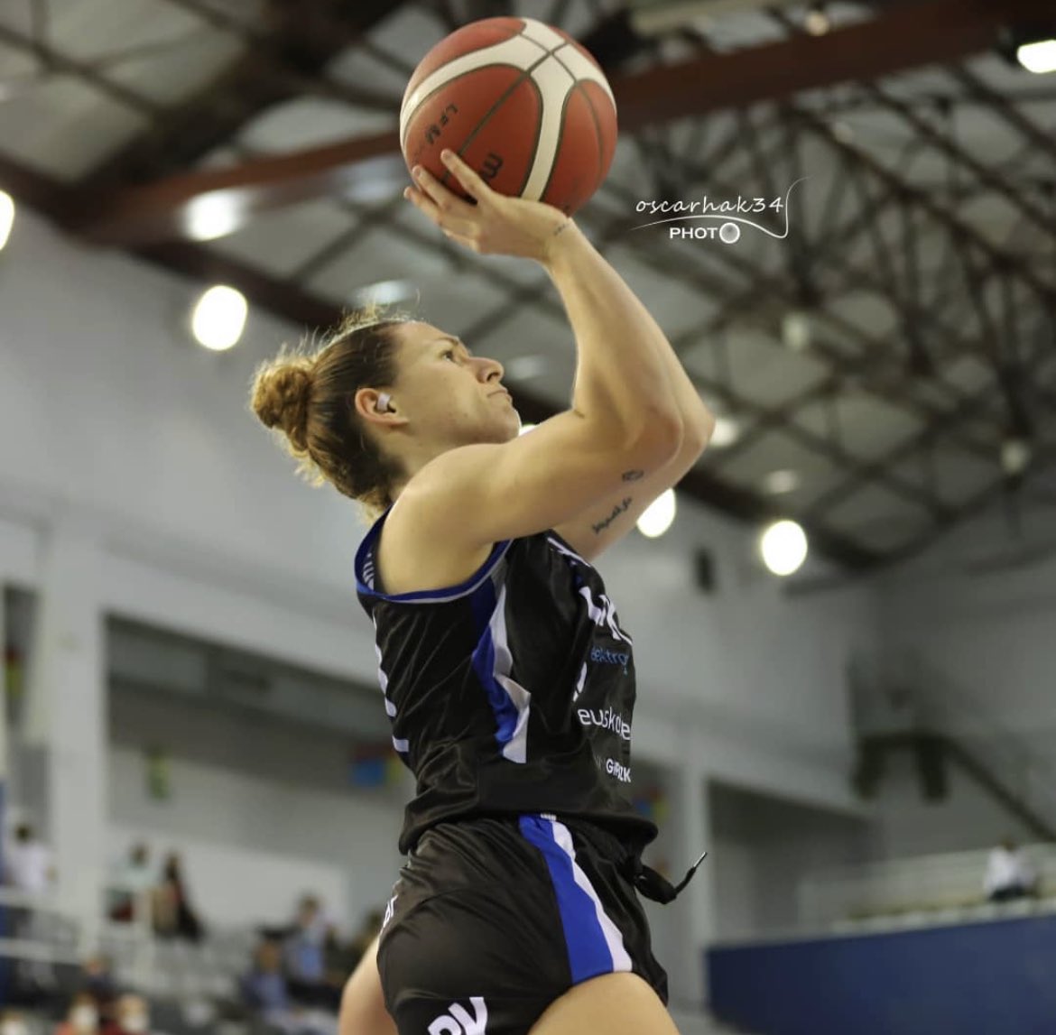 anaislopez23's tweet photo. María España hoy en #LFEndesa:

15 puntos
3 rebotes
1 robo
17 de valoración 
+ 13 en pista 🔥

@meryspain12 | @ibaetabasket https://t.co/YXPQgXeQV1