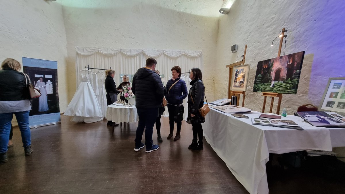 DunsterOrgUk's tweet photo. Nothing like a Wedding Fayre in romantic Dunster!
#Dunster #DunsterVillage #dunstertithebarn #tithebarn #Somerset #Exmoor https://t.co/5qyLwRlRCo