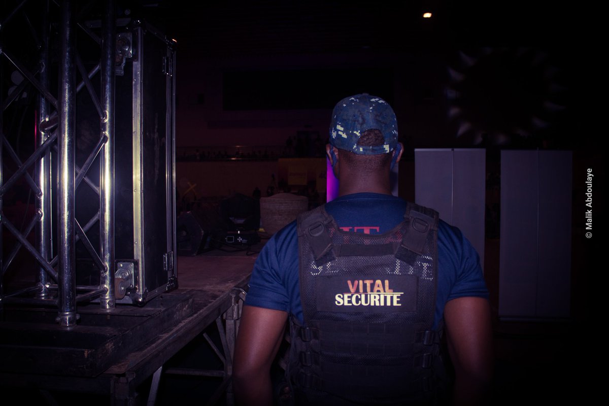 Après le concert exceptionnel de <a href="/BarakinaG/">Barakina Le Guide</a> le 05 février dernier , <a href="/EkingAkeem/">Akeem le Vénère</a> mis aussi la barre très haute hier soir le 05 mars 2022 au palais du 29 juillet .
Rendez-vous le 1 octobre 2022 pour le concert de notre frère <a href="/abelabdoulaye91/">abelZamani</a>.