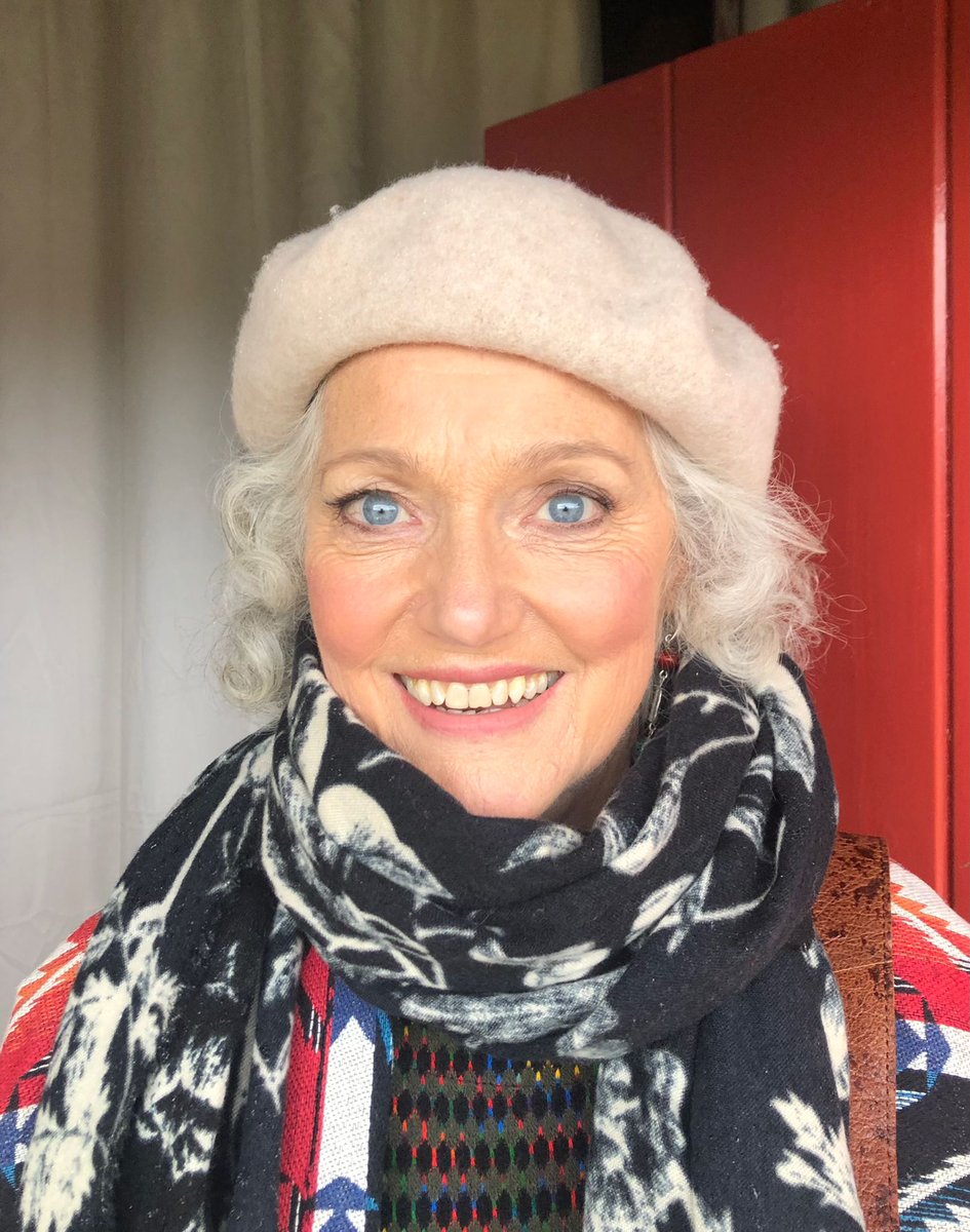 Louise Jameson tweet media