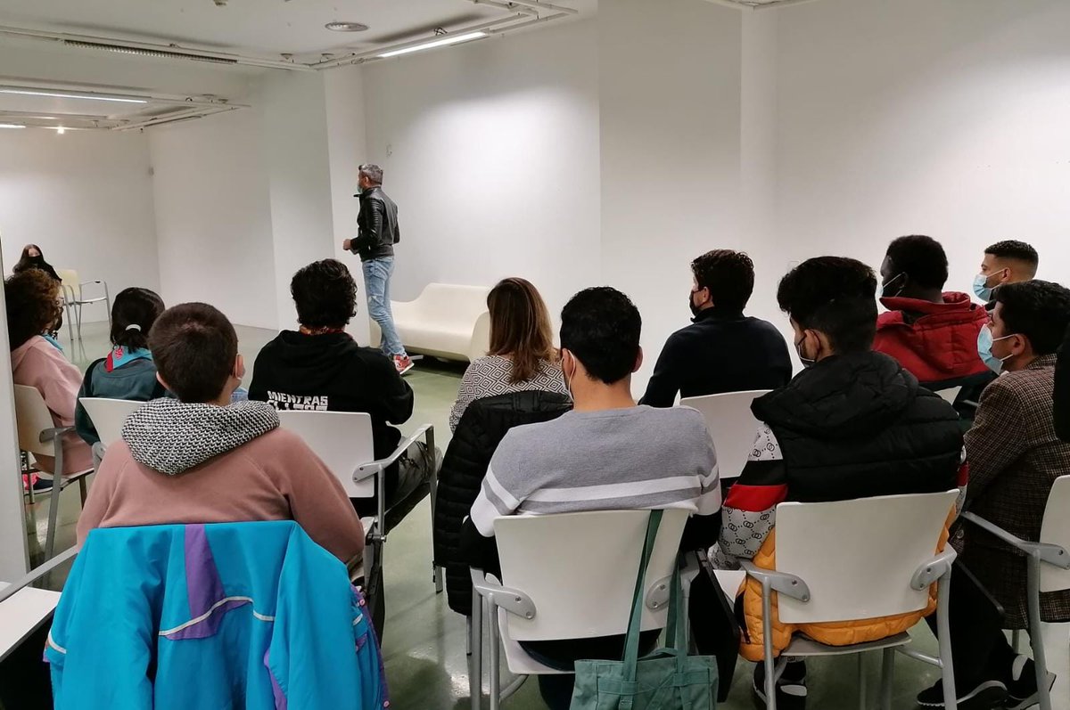 Hoy hemos mantenido un encuentro entre jóvenes Ucranianos y de <a href="/asde_exmu/">ASDE Murcia</a>, <a href="/murciatotal/">Consejo Local Juventud Murcia</a>, voluntarios del <a href="/VoluntariosEU/">CuerpoEUSolidaridad</a> y jóvenes del programa Participación Juvenil de <a href="/FundacionCepaim/">CONVIVE Fundación Cepaim</a>
Emotivo encuentro donde se han generado sinergias y compartido experiencias entre las entidades