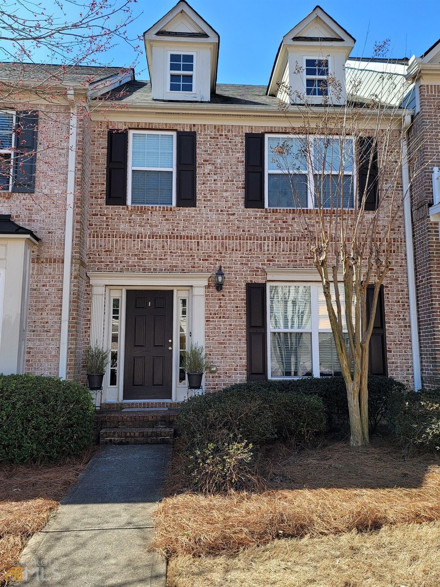 TheMcCartyTeam's tweet photo. New Listing! 3 bed  | 3 bath  | 1932 sq. ft.  - Priced at $425,000 
Enjoy low maintenance living at its finest in this sought after swim/tennis community. Desirable South Forsyth school distri... - https://t.co/8ijuH8vjAw https://t.co/Y4kgUKniWV