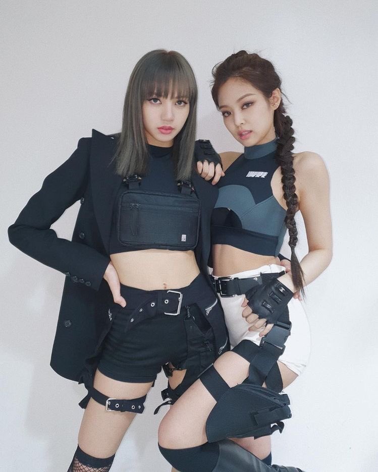jenbossbish's tweet photo. extremely sensitive photos from jenlisa  (+18)

a thread 🔞 https://t.co/dr230E4jqX