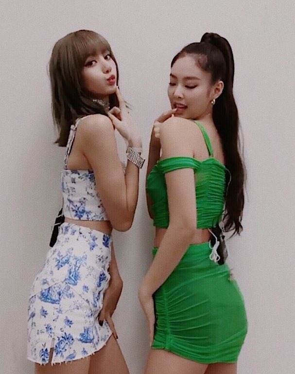 jenbossbish's tweet photo. extremely sensitive photos from jenlisa  (+18)

a thread 🔞 https://t.co/dr230E4jqX
