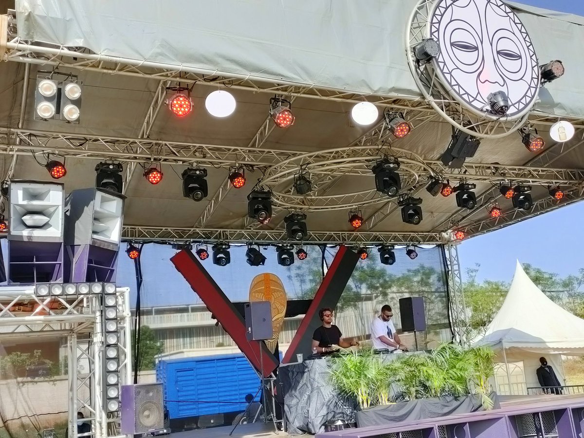 Morara__'s tweet image. Tumefika huku kuona fine Nairobi women who love good music.

#SundayOut