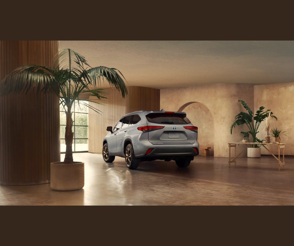 With enough room for the whole crew, the outstanding 2022 Toyota Highlander still packs in plenty of entertainment! Check out our choices, then schedule a test drive to enjoy the fun in person! bit.ly/2Yy6yZ7 #toyota #highlander #ToyotaHighlander
