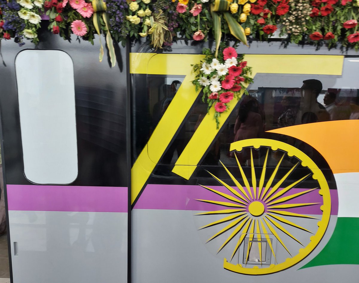 RanadeAmol's tweet photo. "New Vision of India" happening through "Make In India" ! 🎉💐🚉🇮🇳
@metrorailpune @DEVESHS67071822 @aparanjape @mohol_murlidhar #FirstRideInMetro #PuneMetroRailProject https://t.co/m8JtkR8pMs