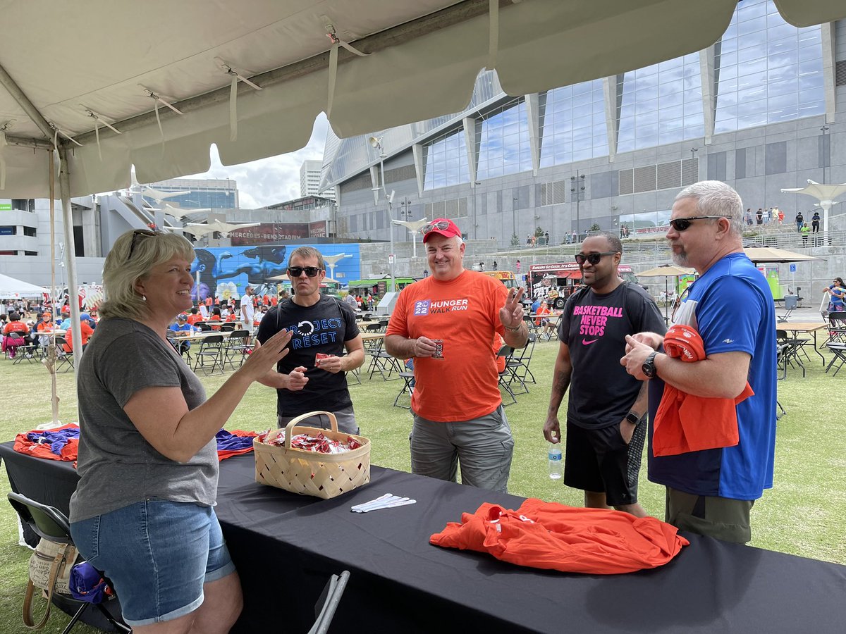 gapeanuts's tweet photo. We are proud to be a silver sponsor of the 2022 Hunger WalkRun for the @ACFB. Visit our booth today for free samples of Georgia Peanuts before the big walk and run. Peanuts will give you the power to finish strong in helping to end food insecurity. #HWR2022 #PeanutSuperfood https://t.co/lXjU59W9Dd