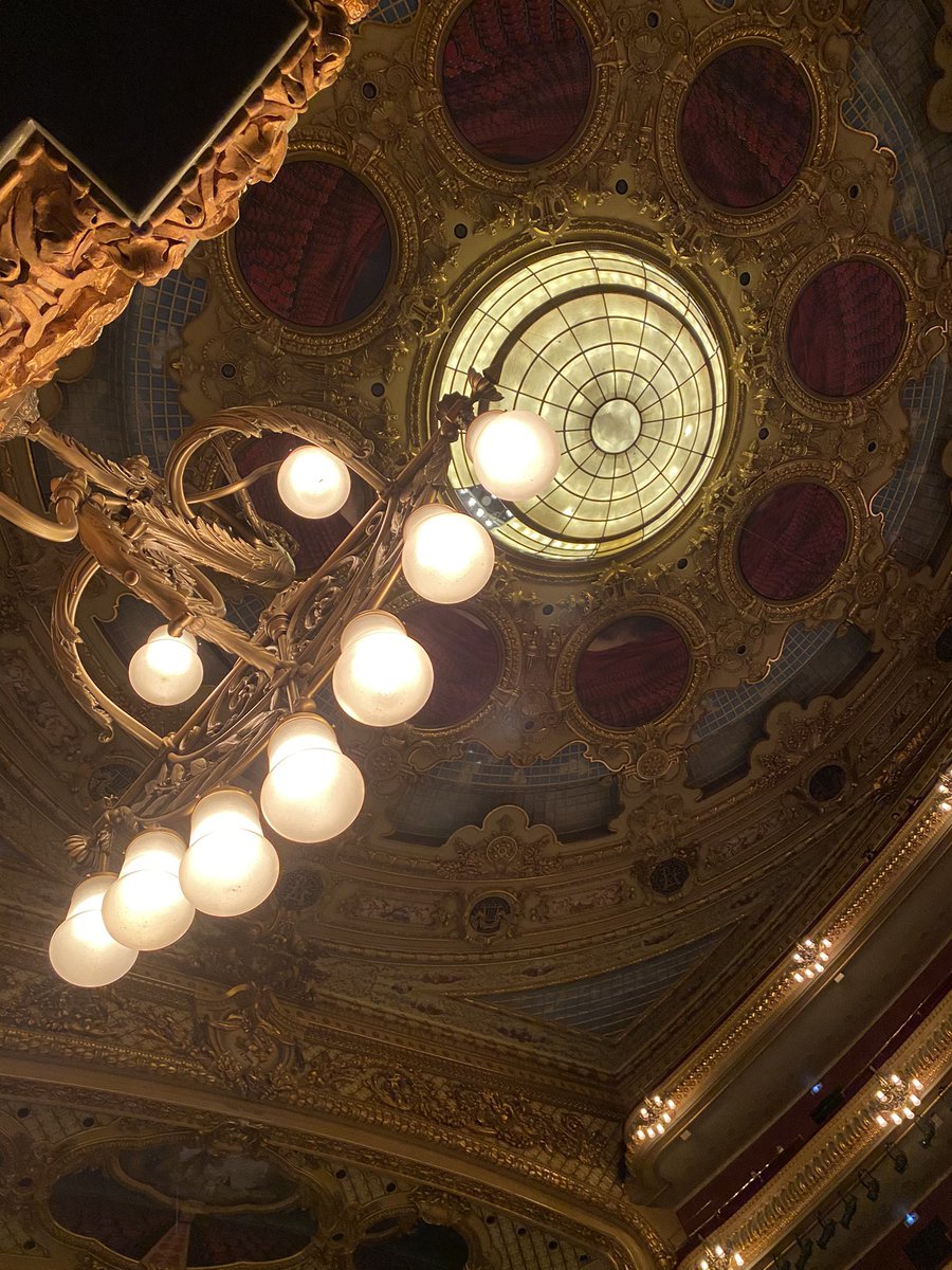 And now... time for #PélleasetMélisande at @Liceu_cat with @ConductorPons @juliefuchssop @StandeBarbeyrac #SimonKeenlyside @spconnolly #FranzJosefSelig @PlateaMagazine