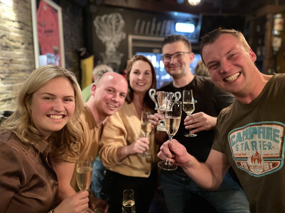 Historische quizmiddag in <a href="/CafeDeBiet/">Cafe De Gekroonde Suikerbiet</a> waar team Zierikpedia triomfeert bij de Pubquiz !