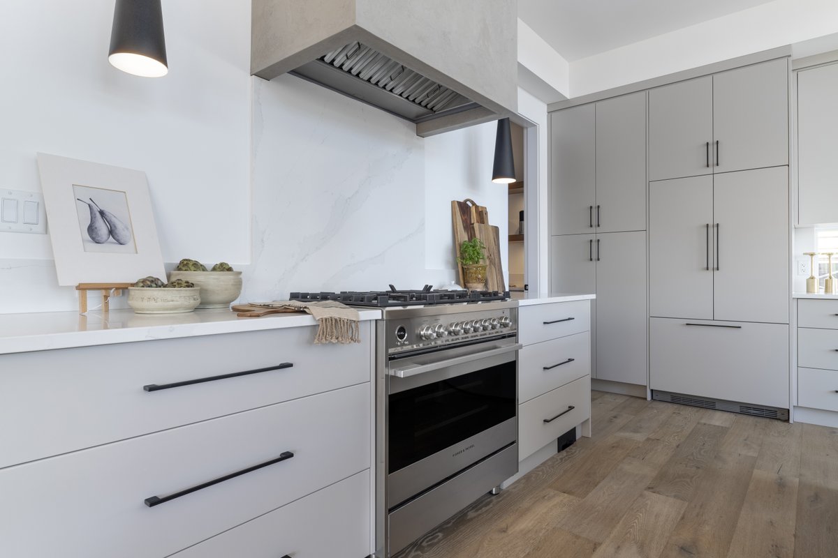 NorelcoCabinets's tweet photo. Sunday has got us reminiscing over this calming clean design by Helm Design Co.
.
Celebrating 50 years | Spaces For Living | Made In Canada
.
#norelcocabinets #customcabientry #spacesforliving #kitchen #kitchendesign #interiordesign #kithcnedesigner #ylw https://t.co/skUJ2FrHef