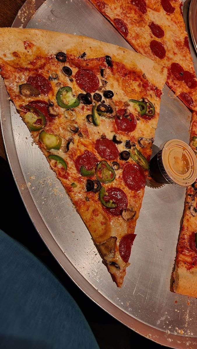mexinaco14's tweet photo. Had some delicious pizza last night just a slice. #Samsung #GalaxyS22Ultra #withGalaxy #foodmode @SamsungMobileUS https://t.co/2HGeDY4BTk
