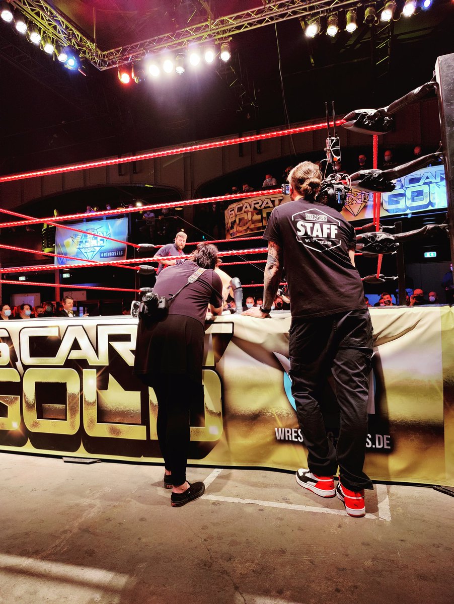 SucioAT's tweet photo. @wXwGermany Gutes Match zwischen @axeman3016 und Abe. Also glaub ich zumindest. #ErsteReihe https://t.co/piDWIIYzNs